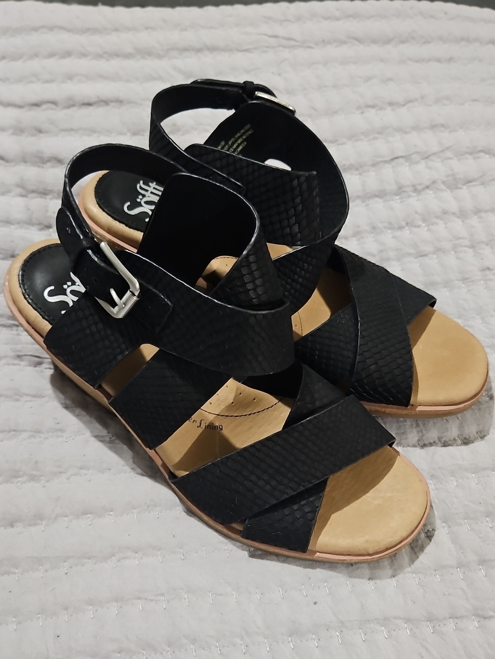 Sofft Black Snake Pattern Leather Strappy Ankle-Wrap Sandals Sz 8